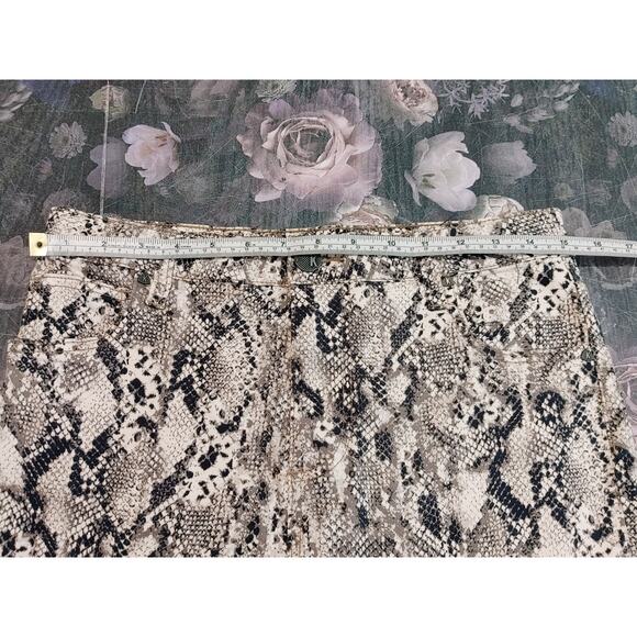 Kut From The Kloth Gidget High Rise Short Raw Hem Snake Skin Brown Womens Size 4 - Picture 7 of 10